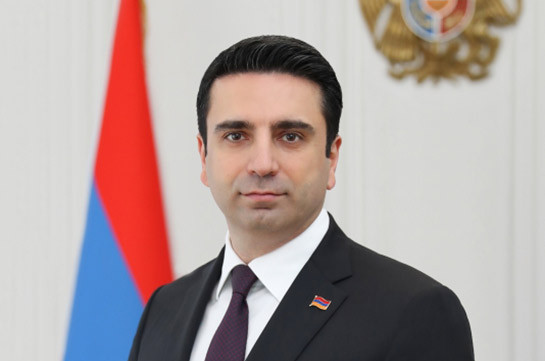 Спикер парламента Армении отправился в Россию с официальным визитом