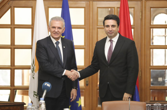 Делегация во главе с Аленом Симоняном встретилась с Уполномоченным президента Республики Кипр