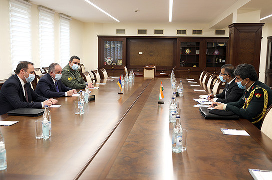 Аршак Карапетян и Артак Давтян обсудили с послом Индии и новоназначенным военным атташе сотрудничество в сфере обороны