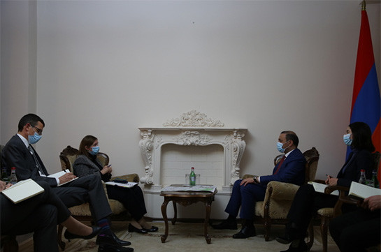 Секретарь совета безопасности встретился с послом США в Армении