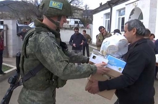 Российские миротворцы с благотворителями передали 1 тонну гуманитарного груза в республиканский медицинский центр в Нагорном Карабахе