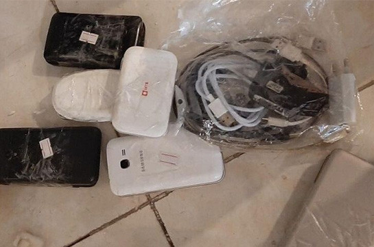 «Արմավիր» ՔԿՀ կալանավորված անձին բերված սառնարանում հայտնաբերվել են 15 բջջային հեռախոս, 3 լիցքավորիչ և USB լարեր