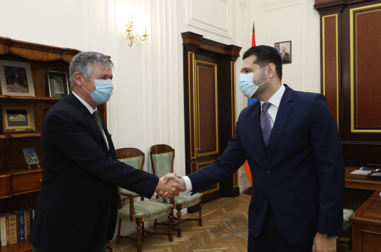 Փոխվարչապետ Համբարձում Մաթևոսյանն ընդունել է Ասիական զարգացման բանկի՝ Հայաստանի գրասենյակի տնօրենին
