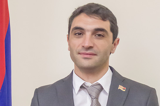 Акоп Симидян освобожден от должности главного советника Пашиняна