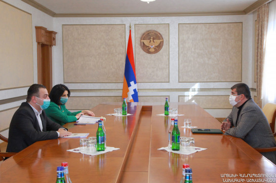 Президент Арцаха встретился с представителями парламентских фракций «Армянская революционная федерация» и «Справедливость»