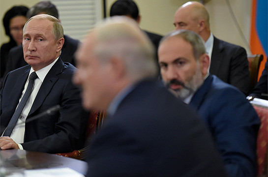 Президент РФ Владимир Путин провел телефонные разговоры с президентом Беларуси и премьер-министром Армении