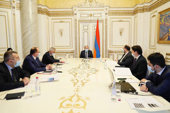 Премьер провел совещание по вопросам совершенствования и разработки нового контента Стратегии трансформации Армении до 2050 года