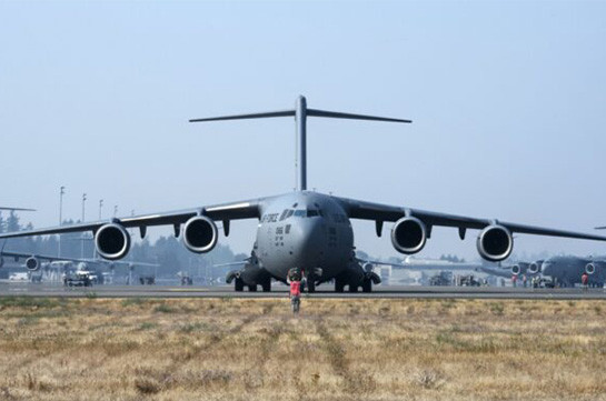 На Украину прибыл восьмой за три дня британский военно-транспортный самолет с грузом оружия