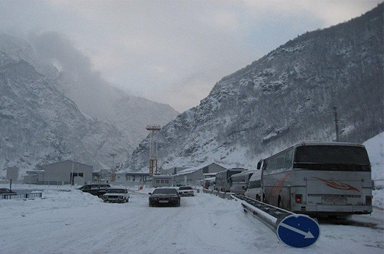 Վարդենյաց լեռնանցքը և Տաթև-Շինուհայր ավտոճանապարհը դժվարանցանելի են, Ստեփանծմինդա-Լարս ավտոճանապարհը բաց է