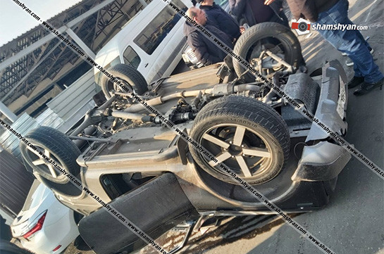 Խոշոր վթար Երևանում. «Max Oil» բենզալցակայանի դիմաց բախվել են 4 ավտոմեքենա, «Niva»-ն գլխիվայր շրջվել է