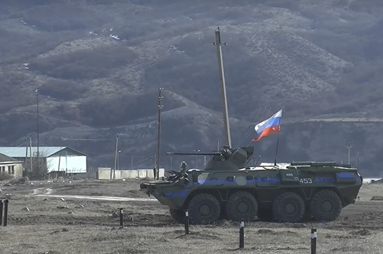 Российские миротворцы выполнили упражнения стрельб из стрелкового оружия и штатного вооружения БТР-82А на полигоне в Нагорном Карабахе