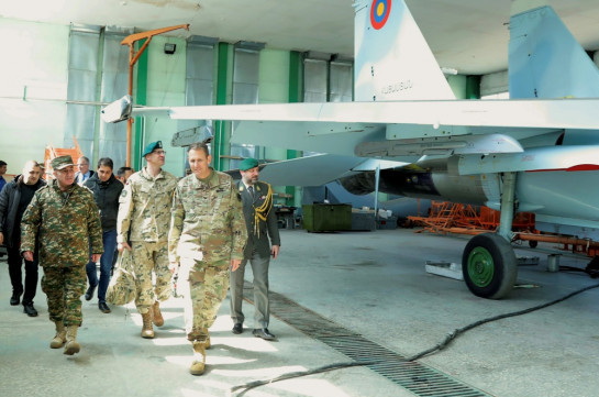 В Армении военным атташе ЕС и НАТО показали все 4 самолета Су-30СМ, они не передавались России