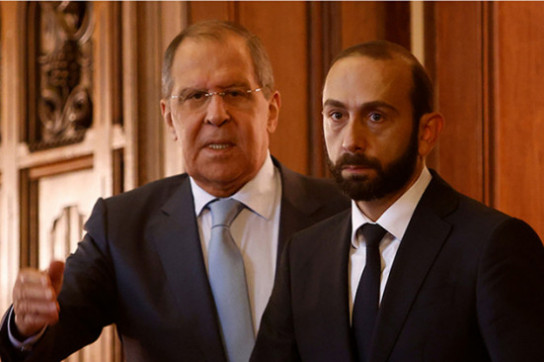 Лавров в Москве проведет переговоры с главой МИД Армении