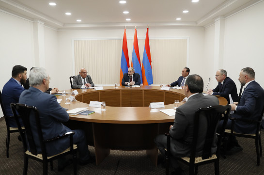 Состоялось заседание Консультативного собрания с участием премьер-министра и руководителей внепарламентских политических сил