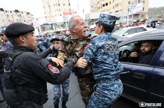 Полиция задержала в Ереване 189 демонстрантов