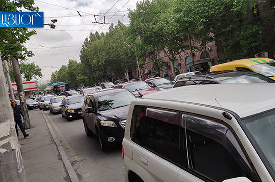 На данный момент регулярное движение на улицах столицы – полиция Армении