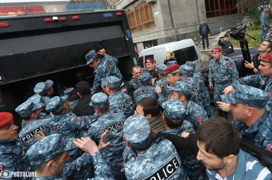 В Ереване задержаны 209 граждан, в Гегаркунике – десять, в Армавире – четыре, в Лори – два, в Арарате и Арагацотне – по шесть граждан