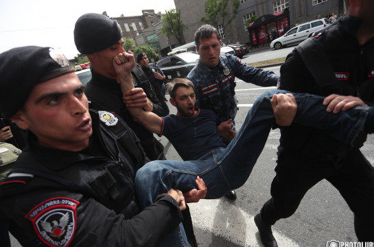 Երևանի տարբեր հատվածներից ոստիկանության բաժիններ է բերման ենթարկվել 69 քաղաքացի