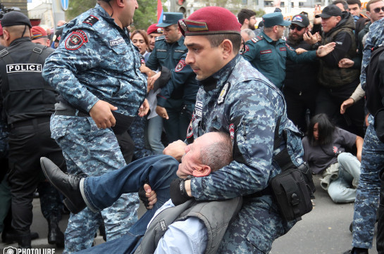 Полиция задержала в Ереване 61 демонстрантов
