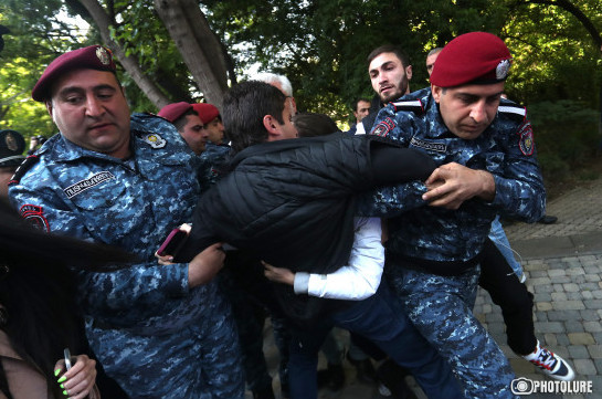 Երևանի տարբեր հատվածներից ոստիկանության բաժիններ է բերման ենթարկվել 155 քաղաքացի