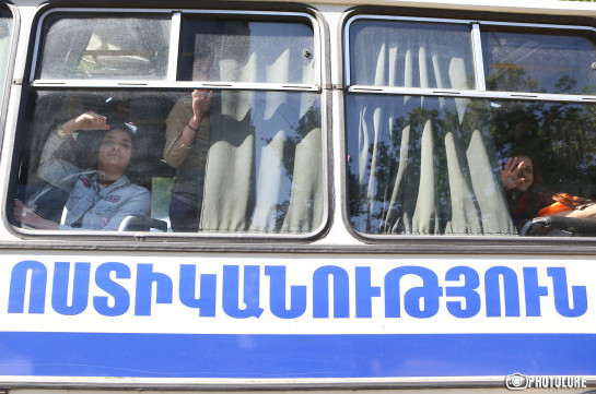 Երևանում սկսվել է «ուրախ ավտոբուս» ոստիկանական հերթական շոուն. մենք ենք իրավիճակի տերը. Իշխան Սաղաթելյան