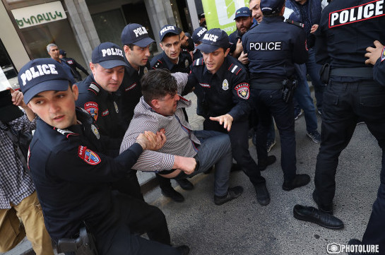 Полиция задержала в Ереване 364 граждан