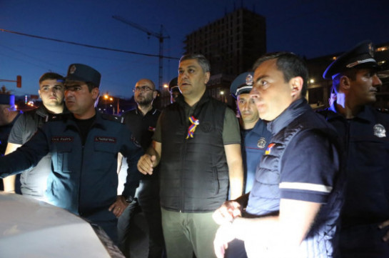 Вы должны служить Республике Армения, а не Пашиняну – оппозиционеры встретились с начальником полиции Ваге Казаряном