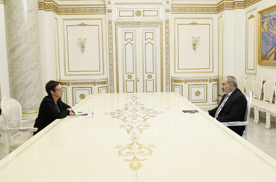 Премьер Армении и посол Франции обсудили урегулирование проблемы Нагорного Карабаха