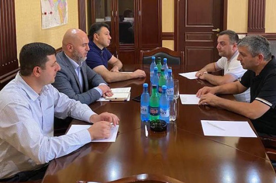 В центральном офисе РПА состоялась встреча с делегацией арцахской партии «Справедивость»