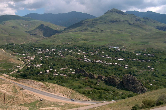 Участок межгосударственной дороги Арени-Елпин оказался под прямым прицелом азербайджанцев еще во время Артака Давтяна – Эдик Багдасарян
