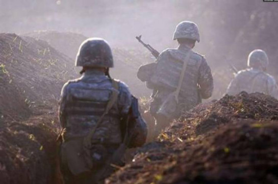 ВС Азербайджана подвергли обстрелу позиции ВС Армении на западном участке границы