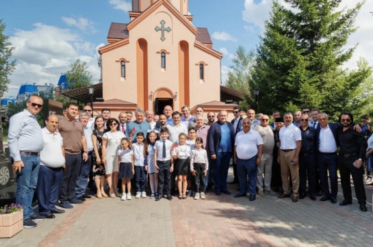 Делегация во главе с Акопом Аршакяном посетила Армянскую Апостольскую церковь в Красноярске