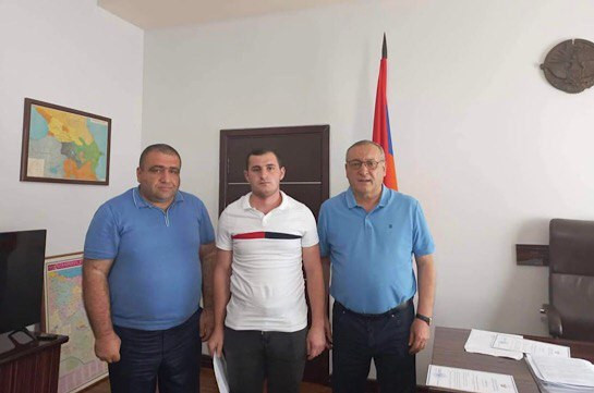 Արցախի ԱԺ նախագահը Երևանում  քննարկել է  տեղահանված ընտանիքների բնակարանային ապահովման խնդիրը