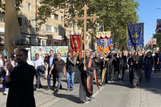 В Степанакерте прошел Крестный ход в память о жертвах третьей Арцахской войны