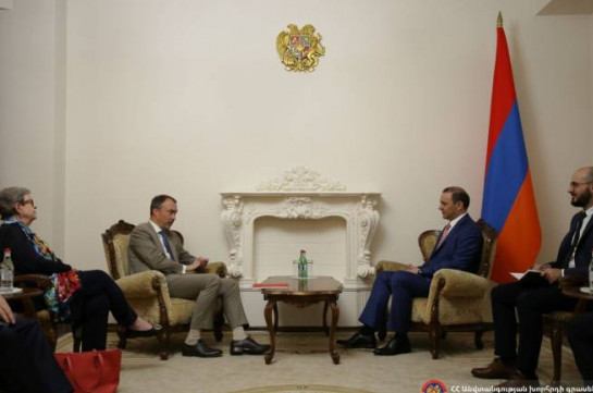 Григорян и Клаар обсудили переговорный процесс между Арменией и Азербайджаном