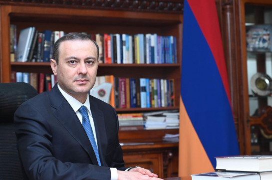 Секретарь Совета безопасности Армении посетит Москву