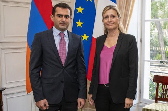 Ален Симонян пригласил главу парламента Франции посетить с официальным визитом Армению