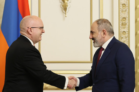Никол Пашинян и Филип Рикер обсудили вопрос формирования международного механизма переговоров между Степанакертом и Баку