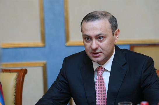 Запад не предлагал Армении какого-либо текста мирного договора – секретарь Совбеза