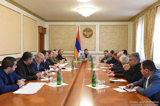 При посредничестве российской стороны были организованы контакты с азербайджанской стороной: Президент Арцаха