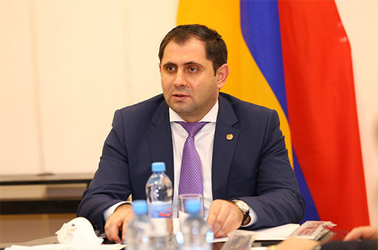 Министр обороны Армении все еще не посетил место гибели пятнадцати солдат