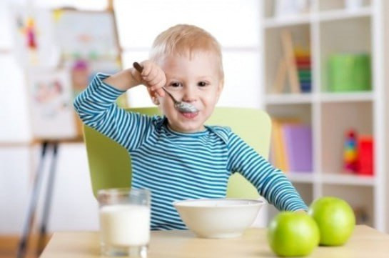 Ֆերմենտացված կաթնամթերքը երեխայի սննդակարգում. Երբ և ինչպես ներառել