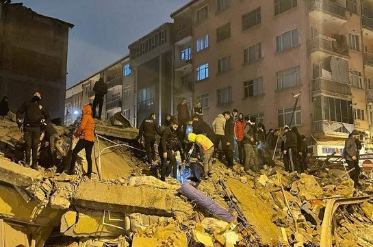 Թուրքիայում և Սիրիայում տեղի ունեցած ուժեղ երկրաշարժի հետևանքով զոհվել է շուրջ 200 մարդ