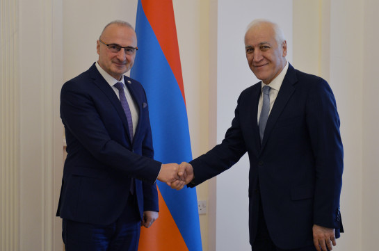 Баку не готов к подписанию мирного договора с Ереваном - президент Армении