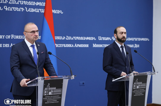 Глава МИД Армении готов к встрече с Лавровым и Байрамовым в Москве