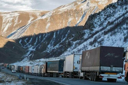 Վլադիկավկազ-Լարս մայրուղու վրա արգելել են ՌԴ-ից ծանր բեռնատարների ելքը