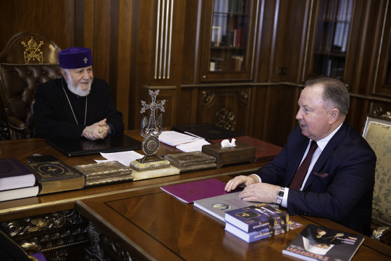 Catholicos of All Armenians menerima presiden dari International Foundation for the Spiritual Unity of Peoples