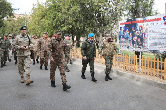 ՀՀ-ում հավատարմագրված օտարերկրյա դեսպանությունների ռազմական կցորդներն այցելել են Մարշալ Բաղրամյանի անվան ուսումնական կենտրոն