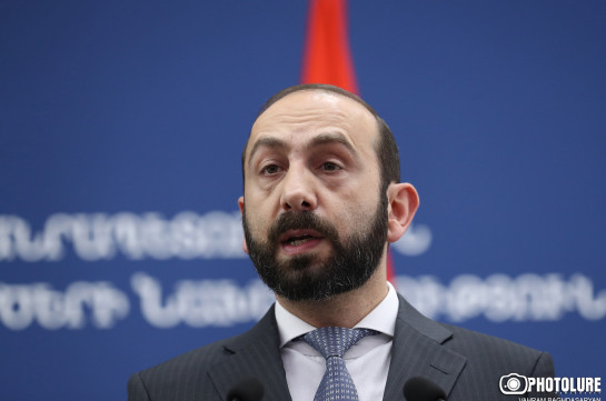 Армения не собирается вовлекаться в обсуждения вокруг новых регулировок режима Лачинского коридора – Арарат Мирзоян