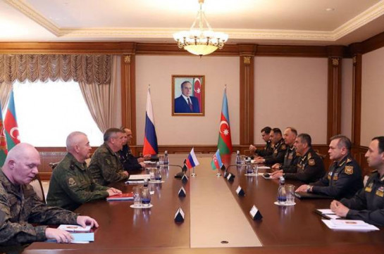 Արցախում ՌԴ խաղաղապահ զորակազմի հրամանատարը հանդիպել է Ադրբեջանի պաշտպանության նախարարի հետ